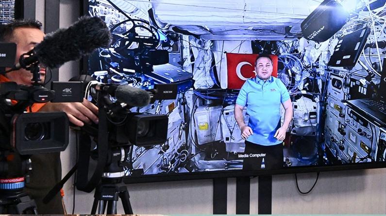 Astronot Alper Gezeravcı ile uzaydan 4 bağlantı Merak edilen sorulara