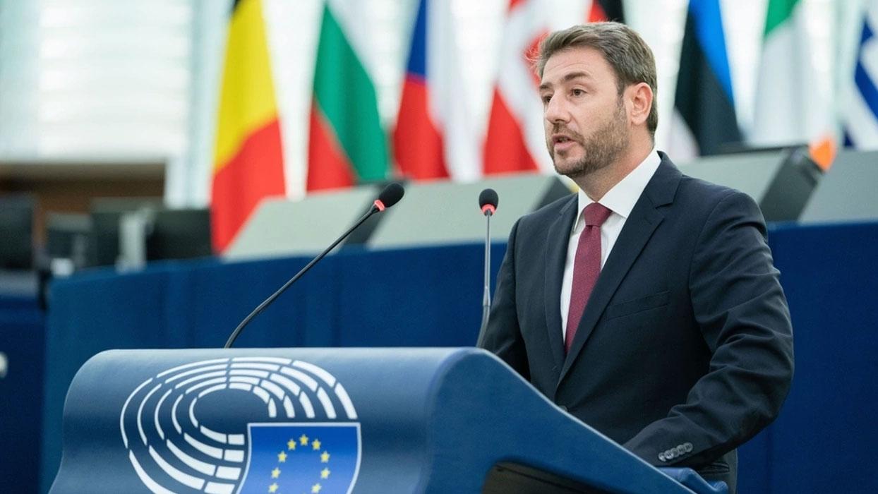 Yunanistan muhalefet lideri Andrulakis, "Dinleme skandalı" için Yüksek Mahkemeye başvurdu