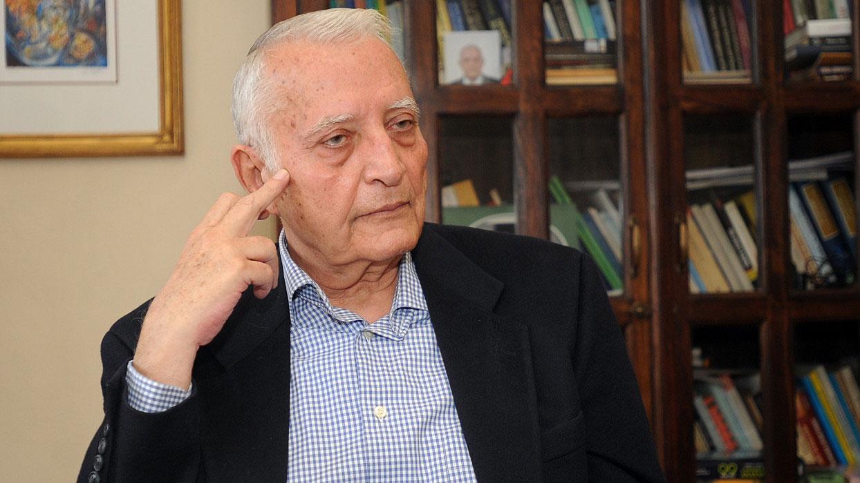 Prof. Dr. Ergun Özbudun hayatını kaybetti