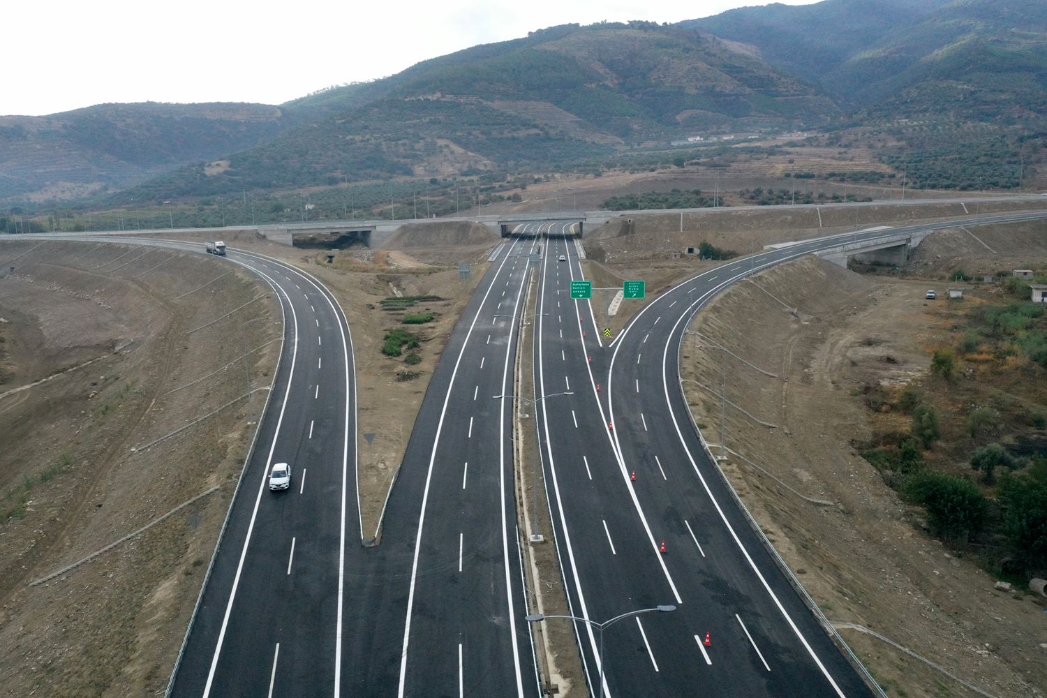 Aydın-Denizli Otoyolu'nda ilk etap hizmete alındı