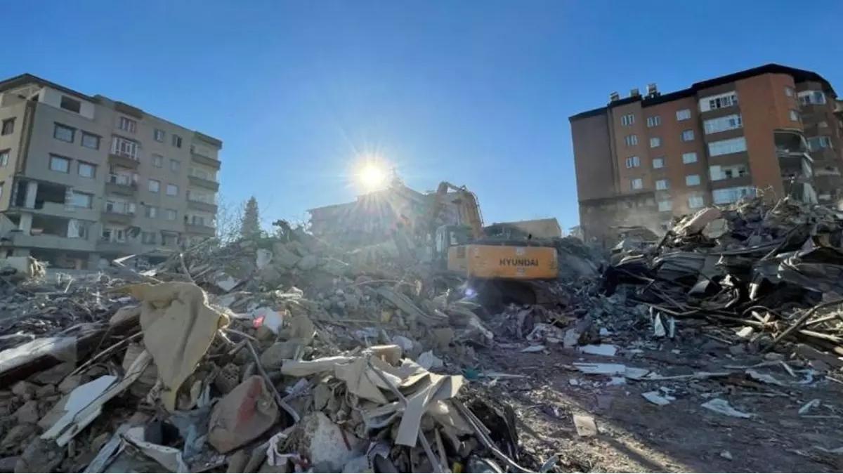 Depremden etkilenen Gaziantep'te ağır hasarlı binaların yüzde 55'i yıkıldı