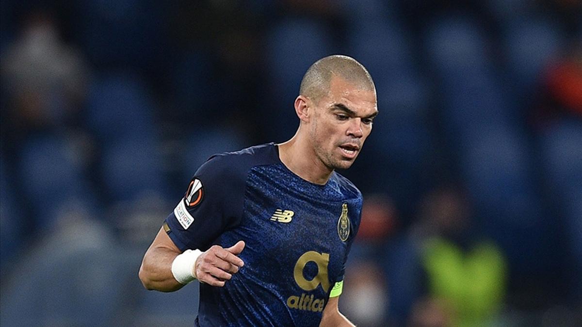 Şampiyonlar Ligi'nin en yaşlı futbolcusu Pepe oldu