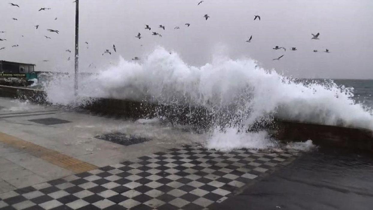 Meteoroloji uyarmıştı! İstanbul'da lodos etkili oluyor
