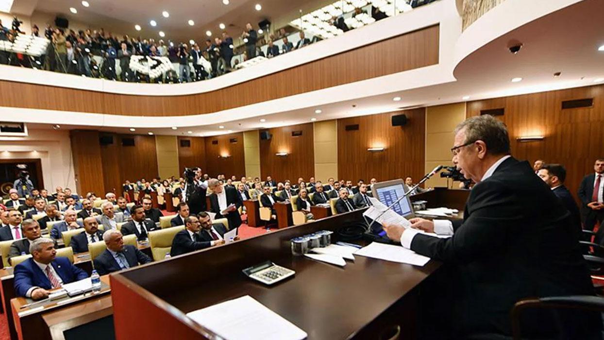 AK Parti'den Mansur Yavaş'a tepki: 5 dakikalık aranın ardından ortalıktan kayboldu!