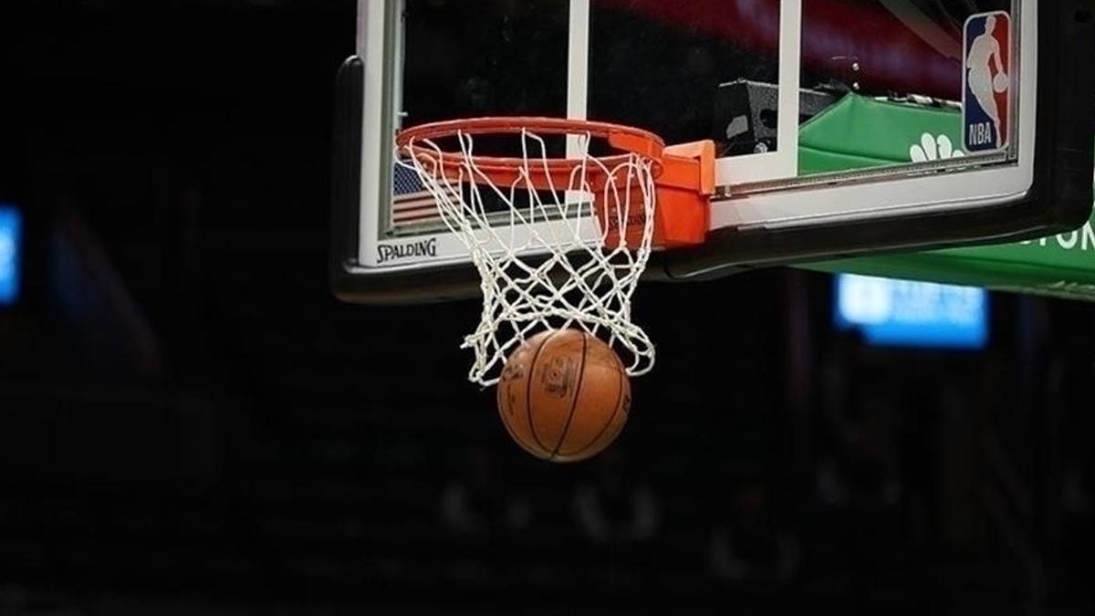 NBA'de Knicks'i son saniye üçlüğüyle yenen Suns, üst üste 7. galibiyetini aldı