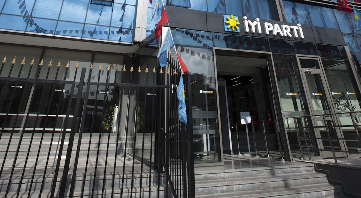 İYİ Parti'de bir istifa daha