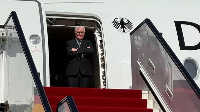 Cumhurbaşkanı Steinmeier'a soğuk duş: Karşılamaya kimse gelmedi