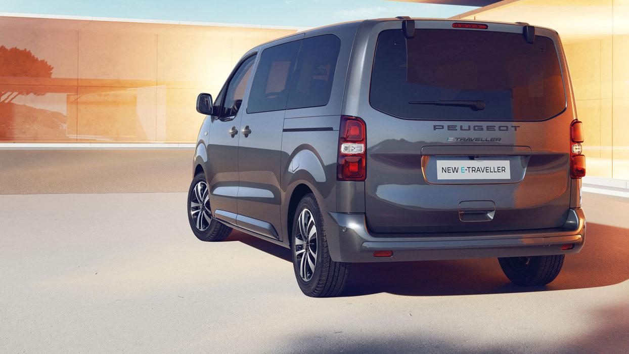 Peugeot'un yeni modeli E-Traveller yollara çıkıyor