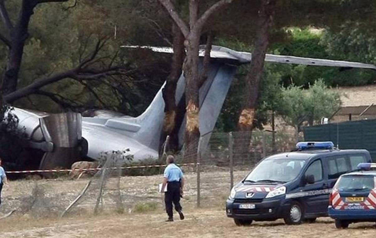 Fransa'da uçak faciası: 3 kişi yaralandı