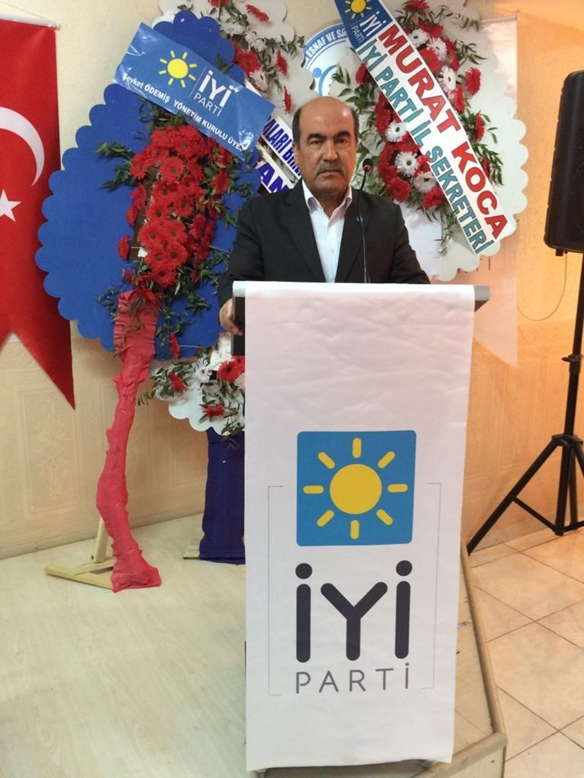 İYİ Parti'nin kurucular kurulu üyesi istifa etti