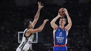 Anadolu Efes, Ergin Ataman'ın ekibini yendi
