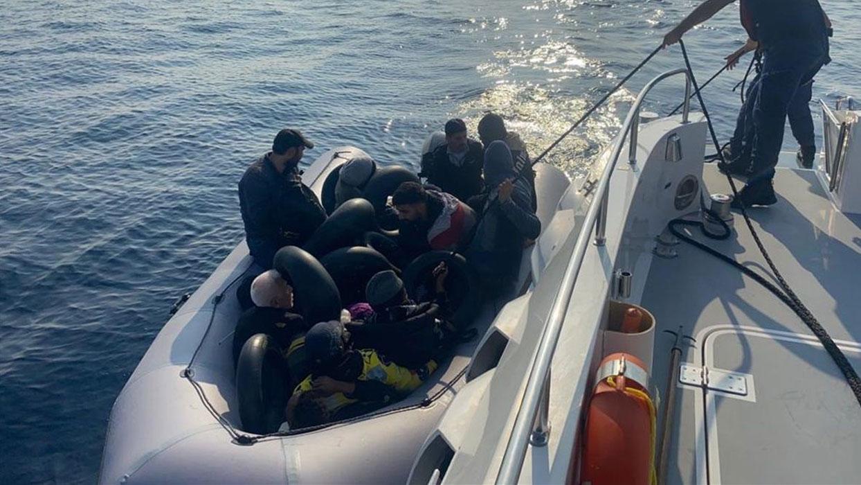 İzmir'de 41 düzensiz göçmen yakalandı