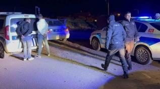 Uyuşturucudan girdikleri cezaevinden izinli çıkıp uyuşturucuyla polisten kaçtılar
