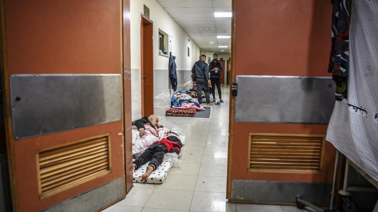 El-Ehli Baptist Hastanesi'nde yaralılar kan kaybından ölüyor!