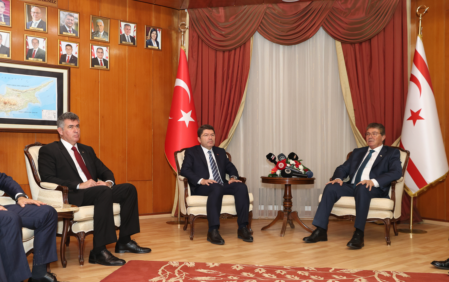Adalet Bakanı Tunç, KKTC Başbakanı Üstel'i ziyaret etti