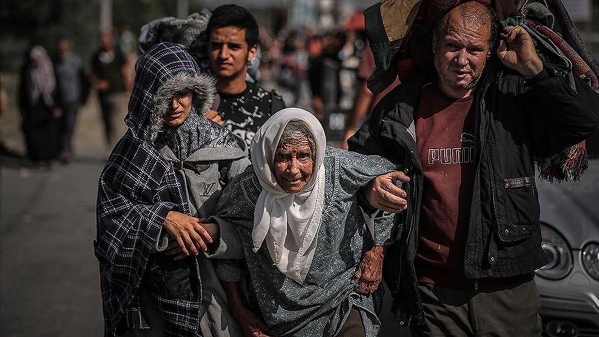 Gazze'nin kuzeyindeki katliamı güneye taşıyan terör devleti İsrail, Filistinlileri 2. göçe zorluyor