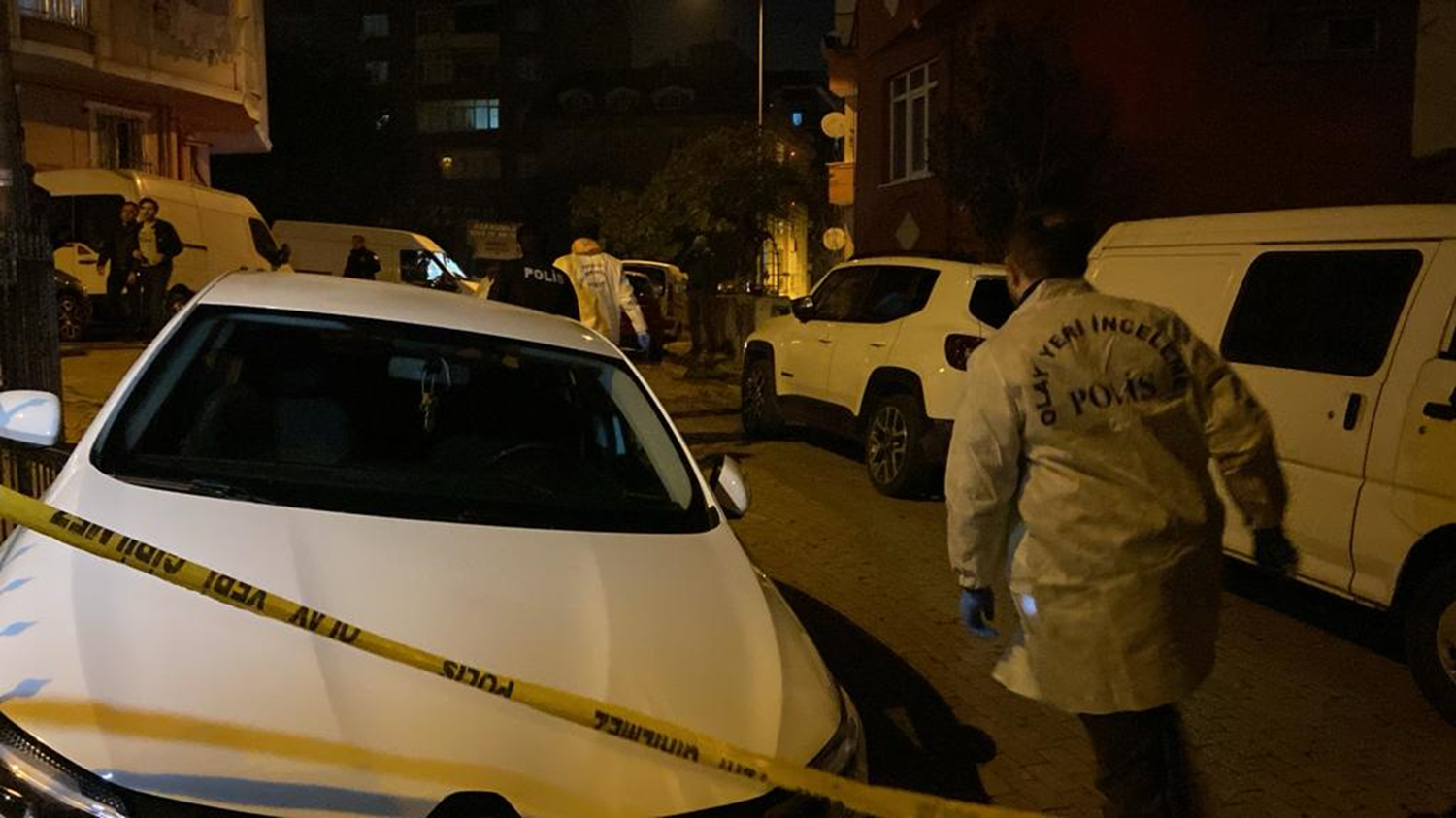 Güngören'de silahlı kavgada 1 kişi öldü, 3 kişi yaralandı