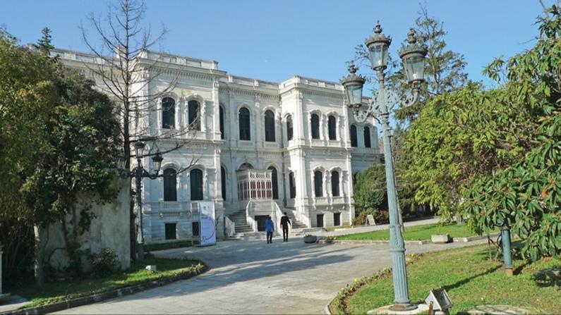 Yıldız Sarayı Restorasyonunda 19. Yüzyıla Ait Süsleme ve Resimler Keşfedildi