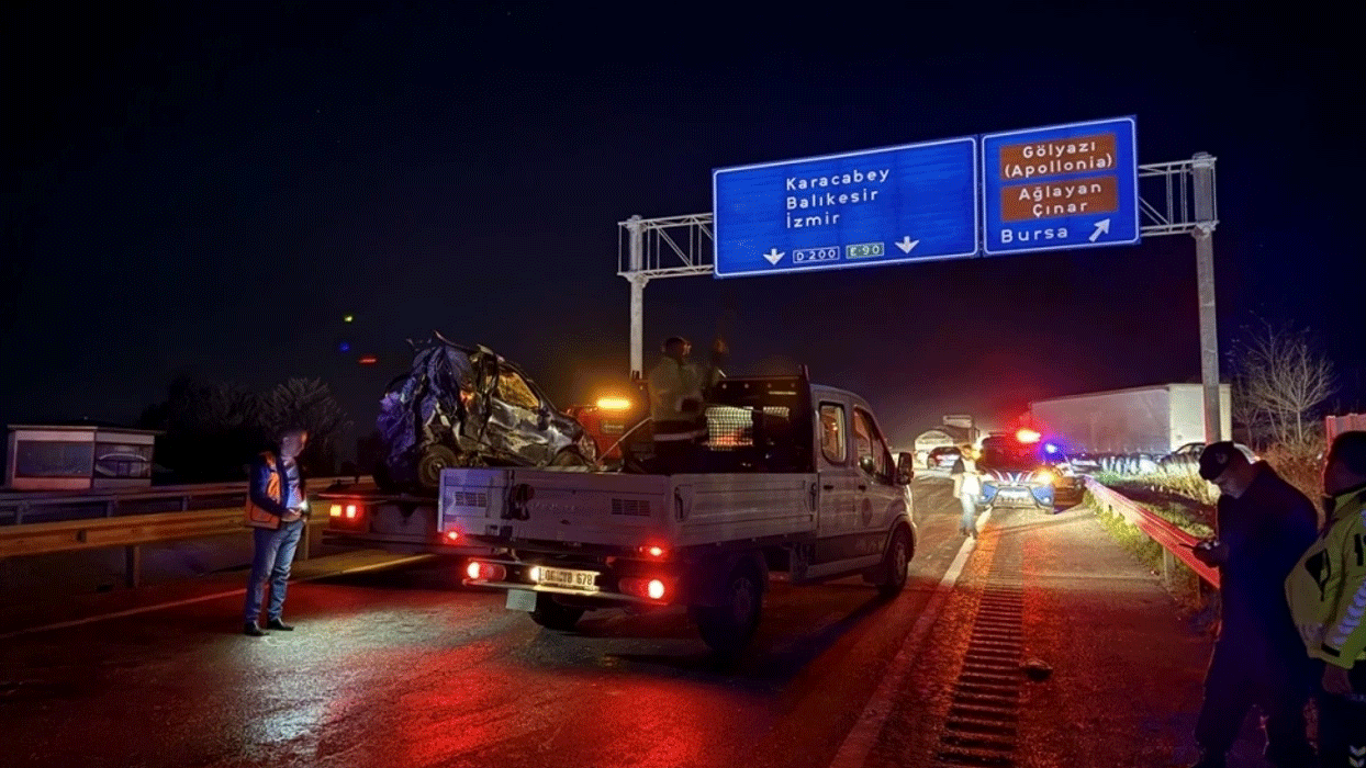 Bursa'da meydana gelen zincirleme trafik kazasında 1 kişi öldü, 2 kişi yaralandı