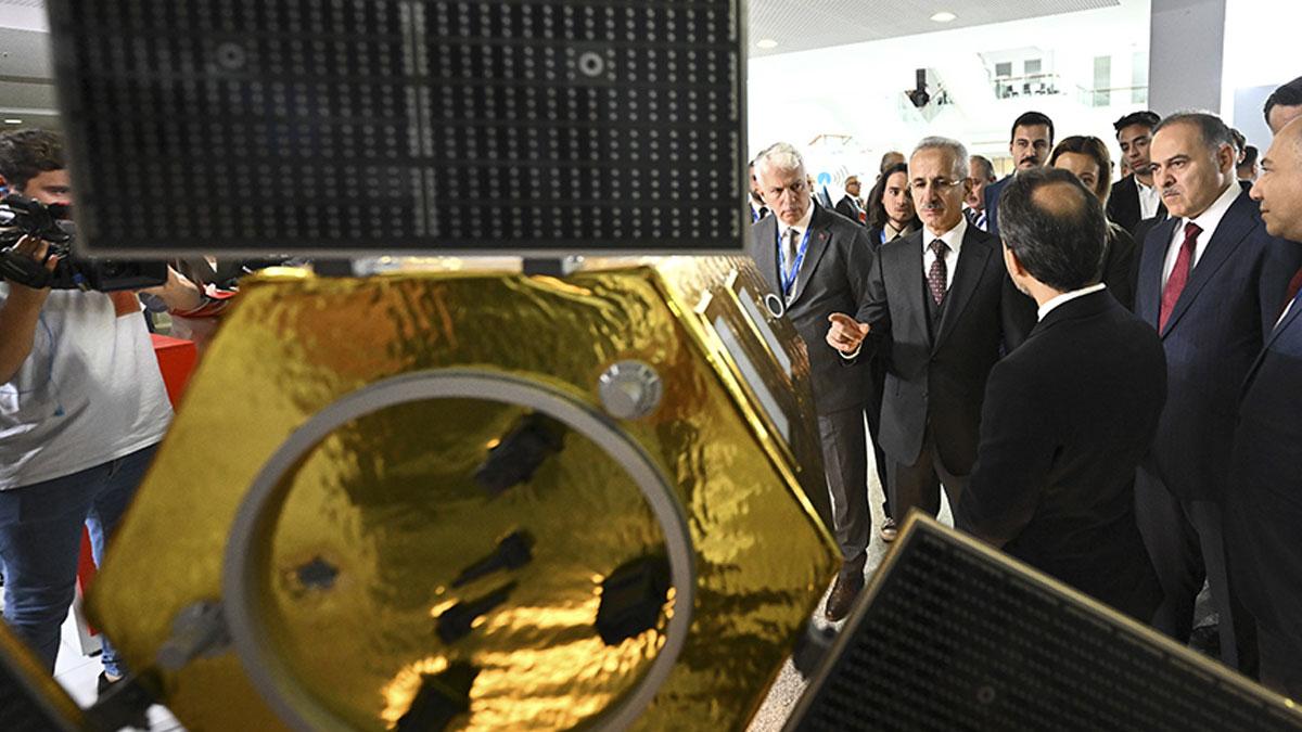 Uydu sektörü üretim altyapısının "çeşitlendirilmesini" istiyor