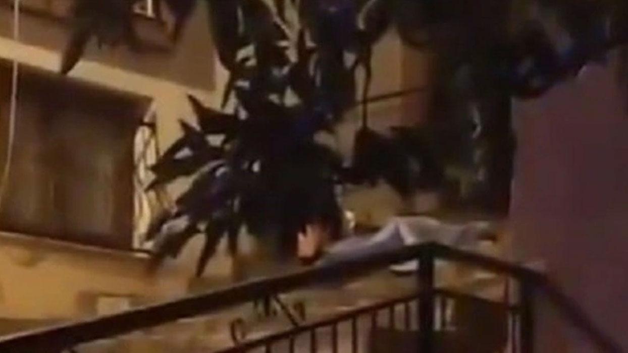 Dehşet Evi! Halasını Satırla Öldürdü, Babaannesini Yaraladı...