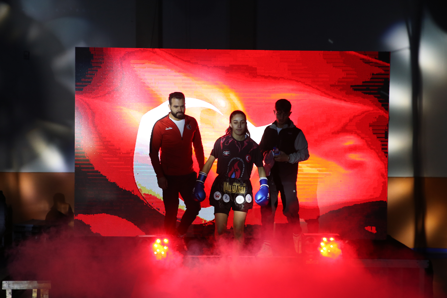 Muş'ta şehitler anısına "Uluslararası Muaythai Müsabakaları" şampiyonası düzenlendi