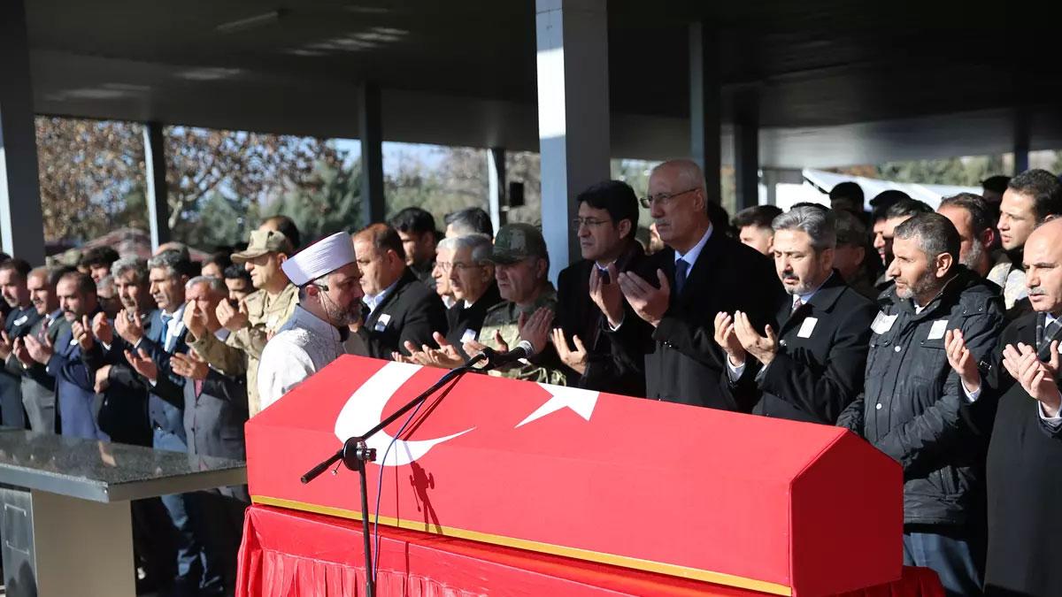 Şehit Piyade Sözleşmeli Er Emre Taşkın son yolculuğuna uğurlandı