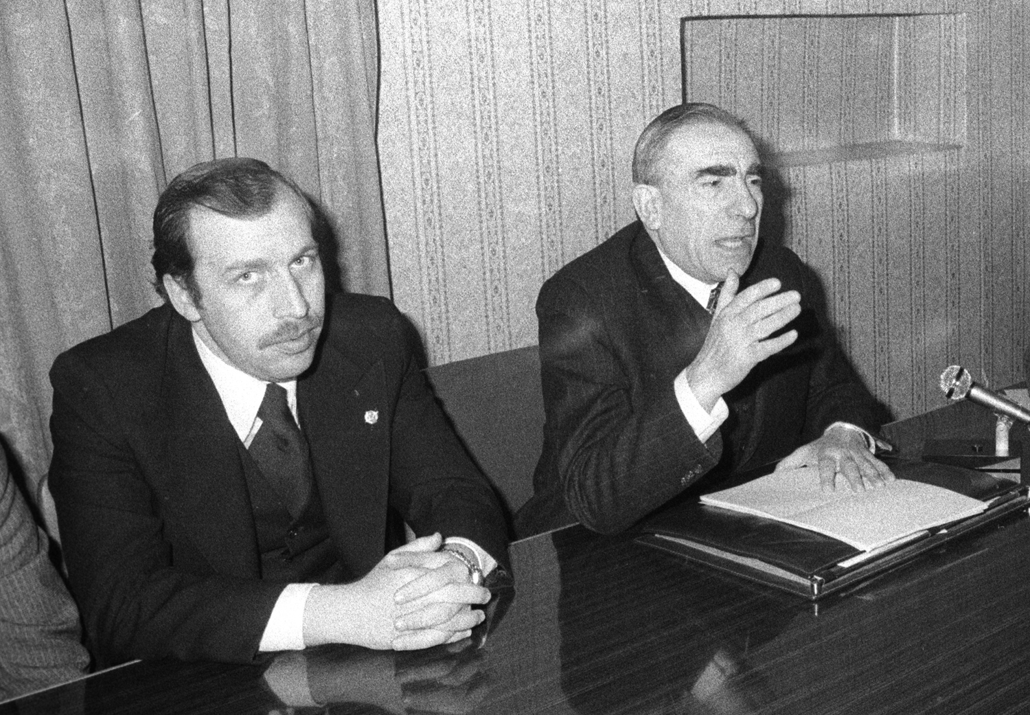 Eski Çalışma Bakanı Yaşar Okuyan hayatını kaybetti