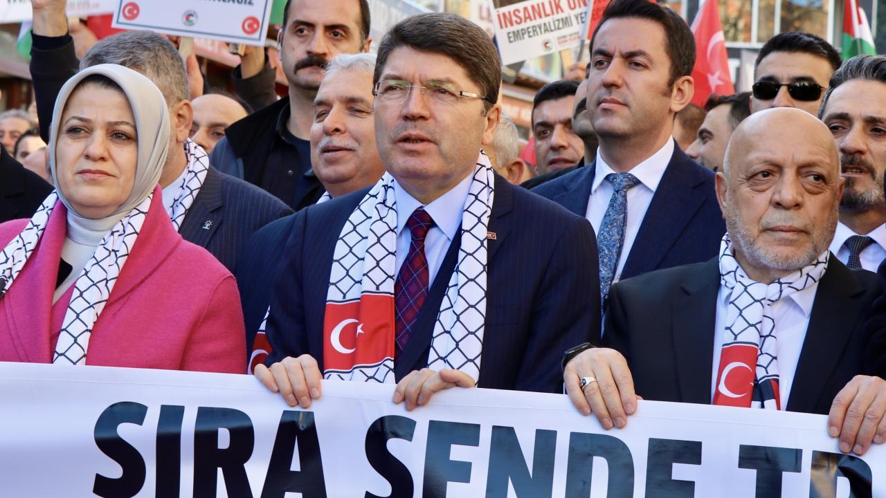 Bakan Tunç "Teröre Lanet, Filistin'e Özgürlük Yürüyüşü"ne katıldı