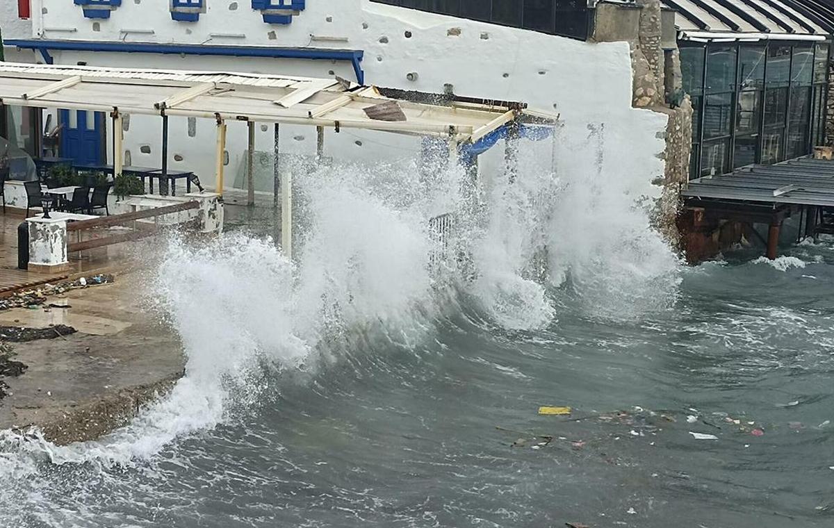 Bodrum-Datça feribot seferlerine olumsuz hava engeli