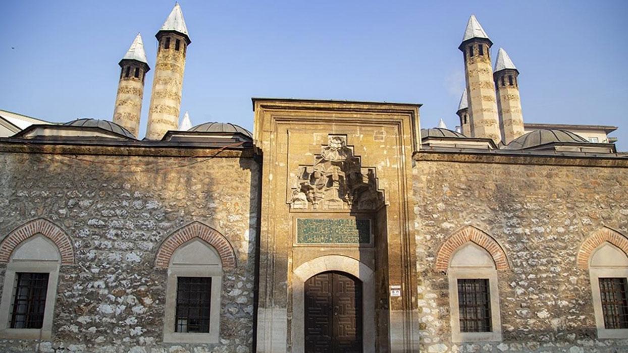 Bosna Hersek'teki Osmanlı mirası Gazi Hüsrev Bey Medresesi 487 yıldır hizmet veriyor