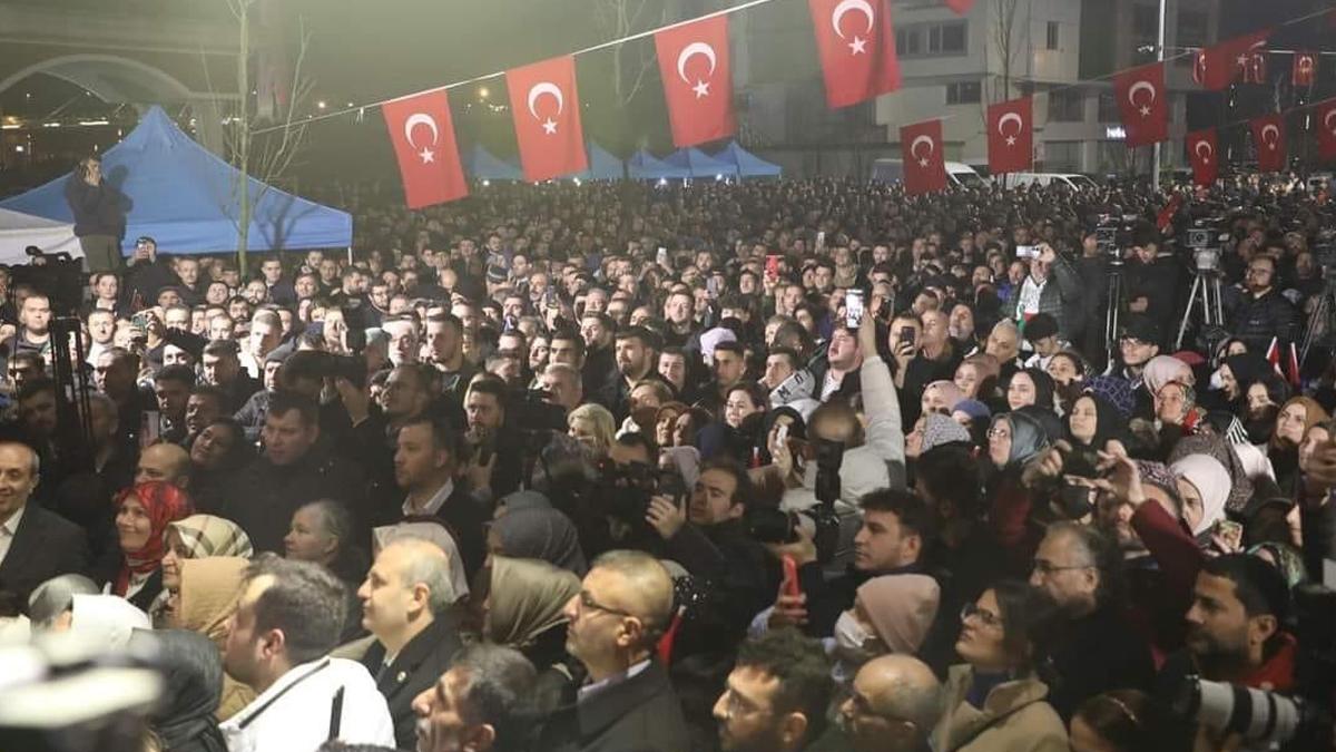 Tahir Büyükakın'a coşkulu karşılama