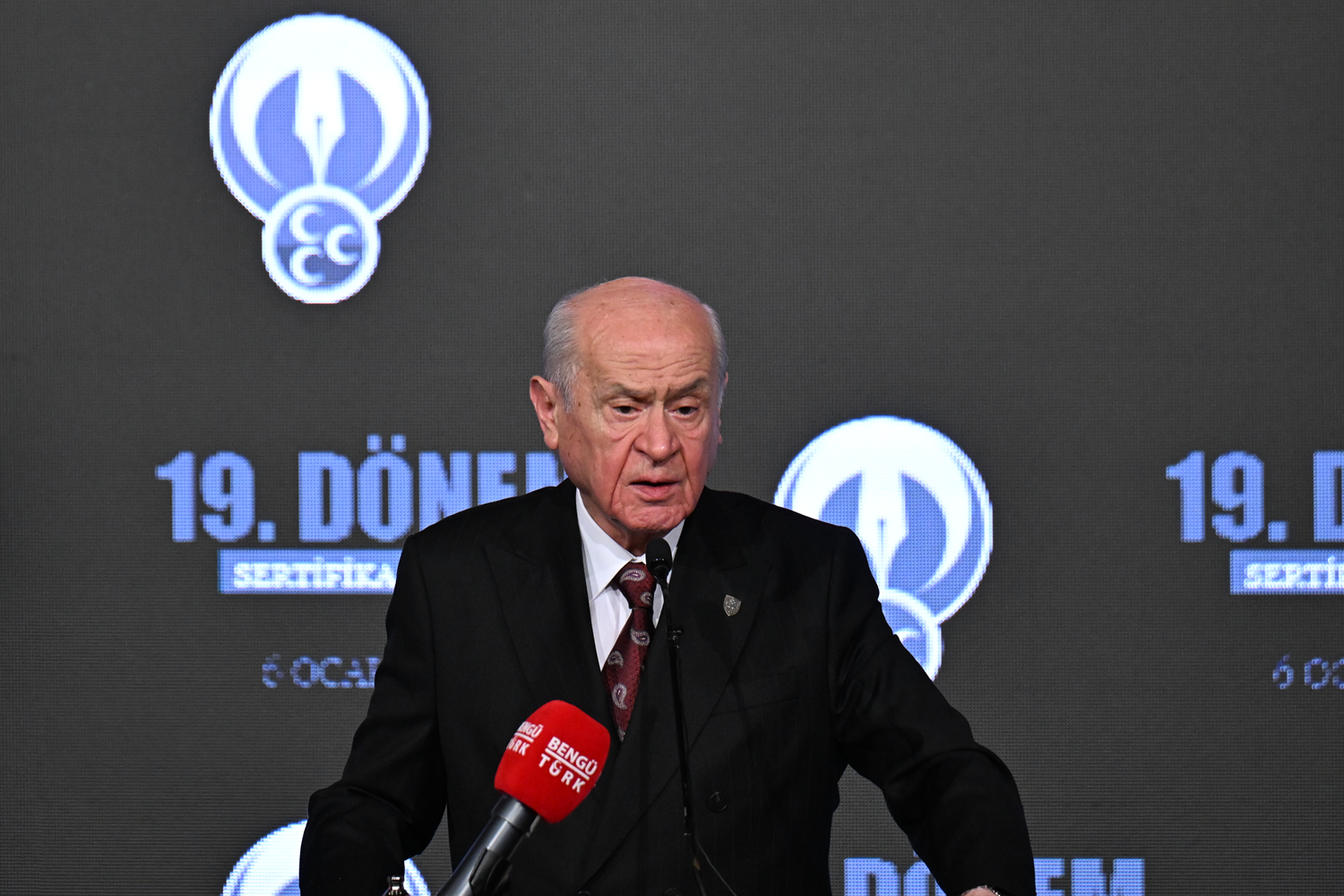 Bahçeli'den Fatih Camisi'ndeki saldırıya sert tepki: Asla fırsat verilmeyecek