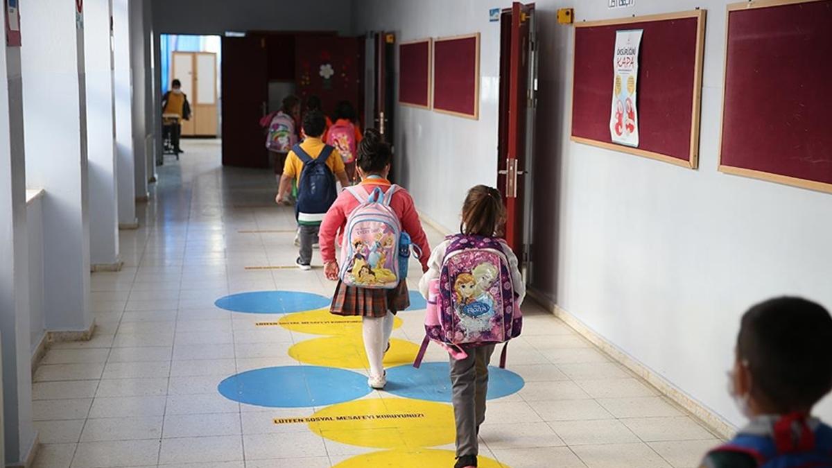 Hakkari'de okullar 1 gün tatil edildi