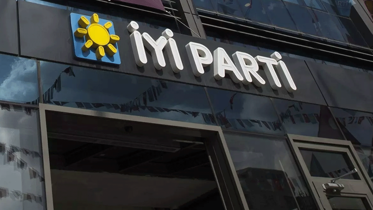 İYİ Parti İzmir'de deprem! İl Başkanı görevden alındı, yönetim topluca istifa etti