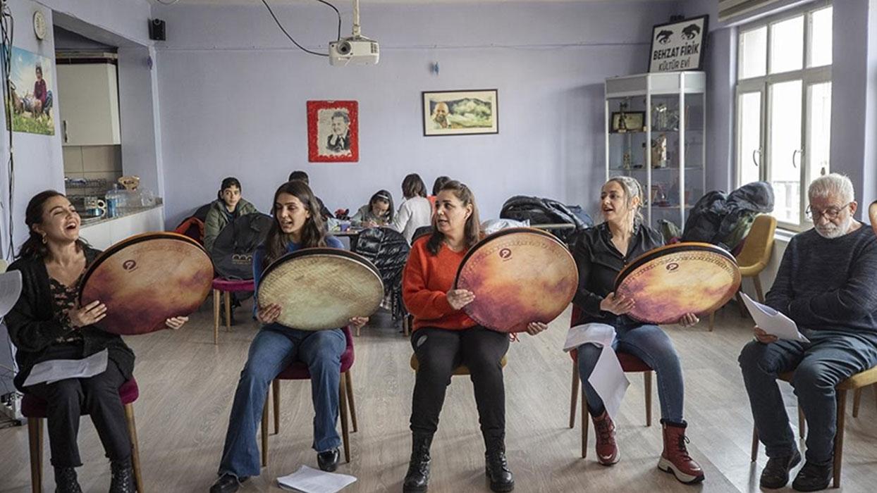 Tunceli'de koro kuran kadınlar Anadolu ezgilerini 4 dilde seslendiriyor