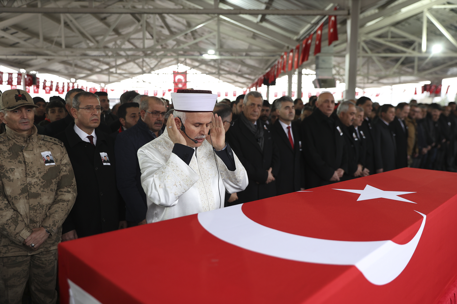 Türkiye kahraman şehitlerini uğurluyor