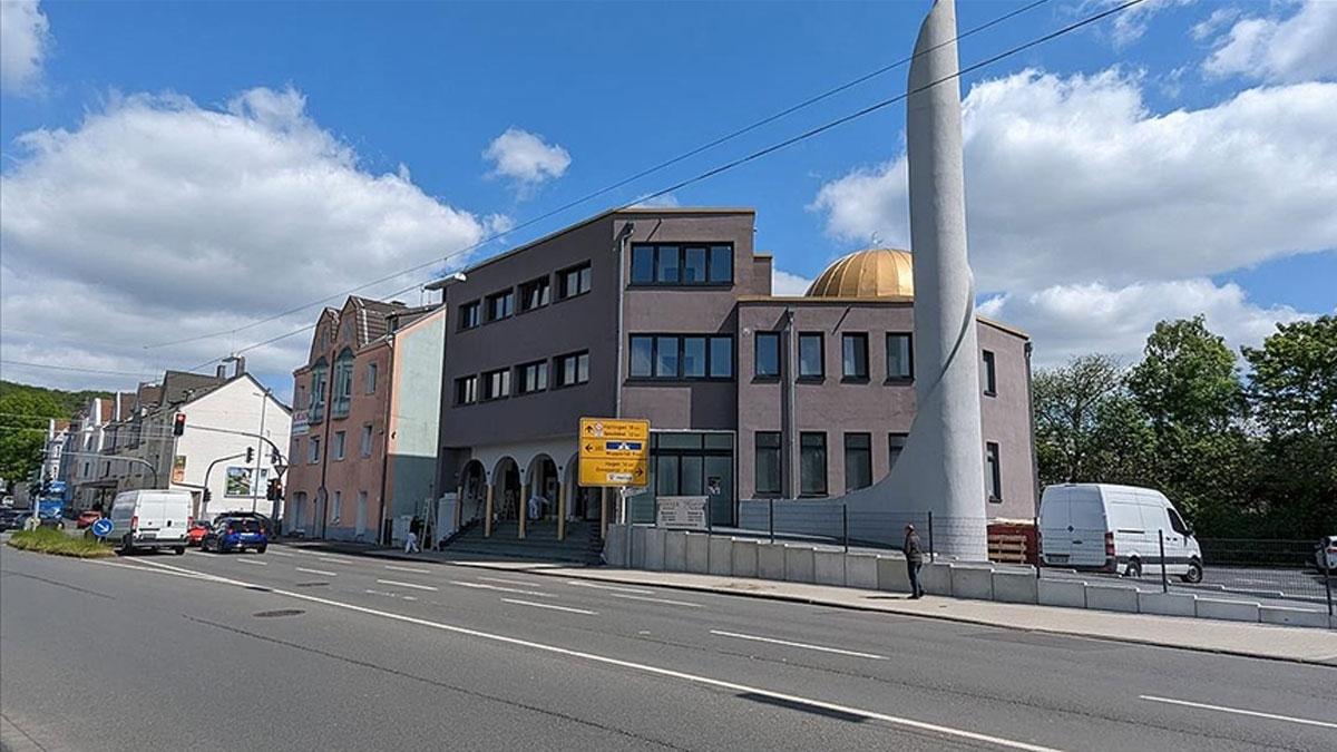 Almanya'da Essen Merkez Camisi DİTİB dualarla ibadete açıldı