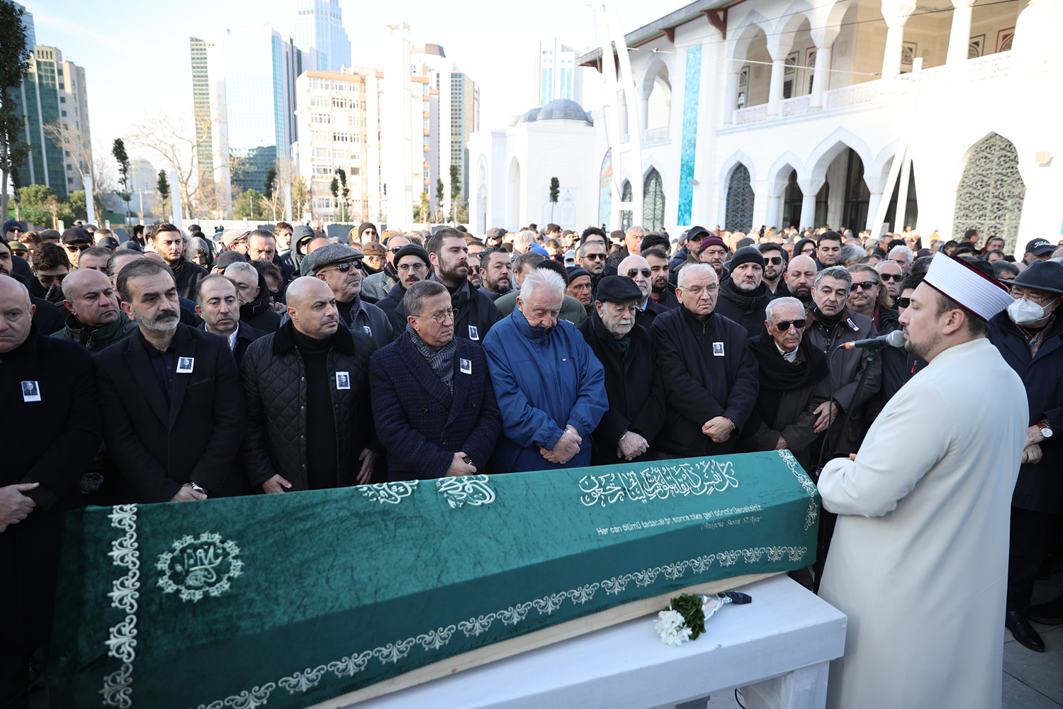Eski MİT Kontrterör Dairesi Başkanı Eymür'ün cenazesi İstanbul'da toprağa verildi