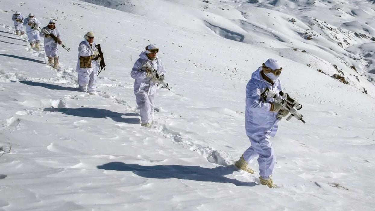 'Kahramanlar' bölgede! Terör örgütü PKK'nın kış yapılanmasına ağır darbe
