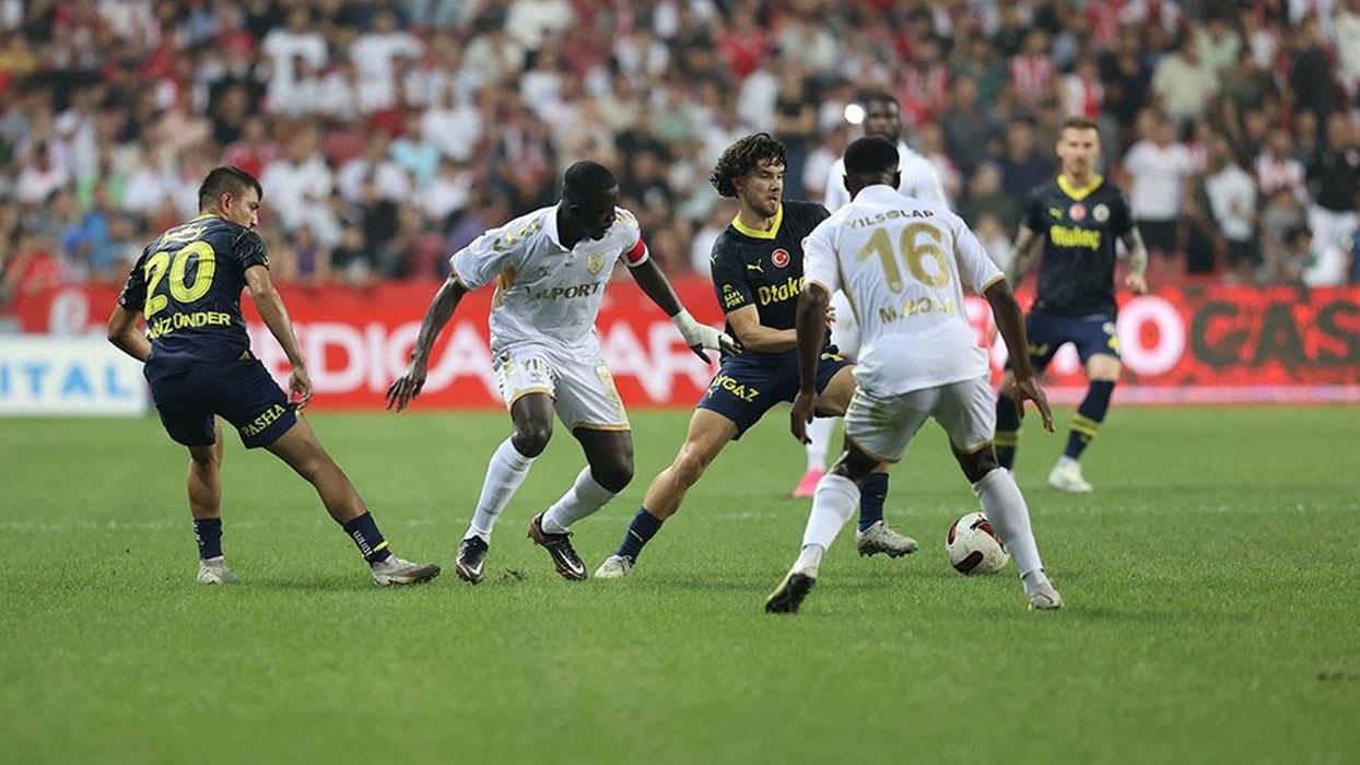 Fenerbahçe, Süper Lig'de yarın Yılport Samsunspor'u konuk edecek