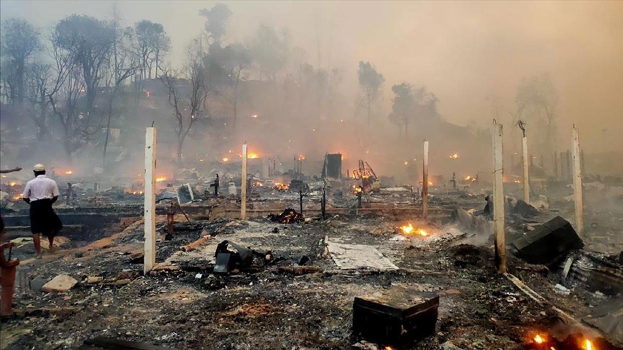 Myanmar ordusunun Arakanlı Müslümanların yaşadığı bölgeye saldırmasıyla 12 kişi hayatını kaybetti