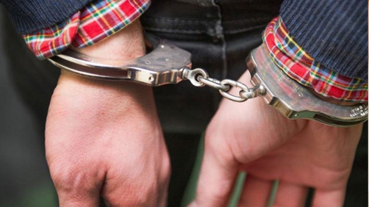 İzmir'de tabancayla vurulup otomobille kaçarken kaza yapan kişinin ölümüne ilişkin 1 kişi tutuklandı