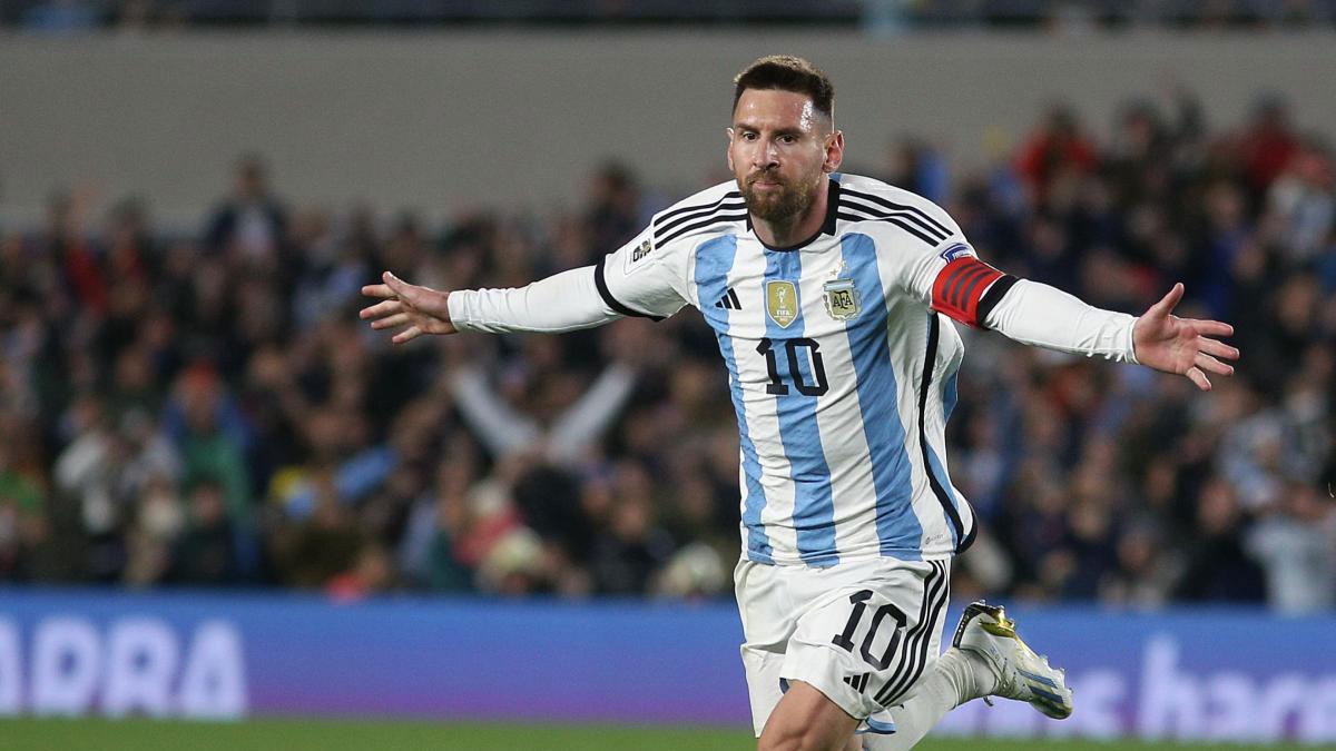 Messi'nin Barcelona'daki ilk sözleşmesinin imzalandığı peçete açık artırmayla satılacak