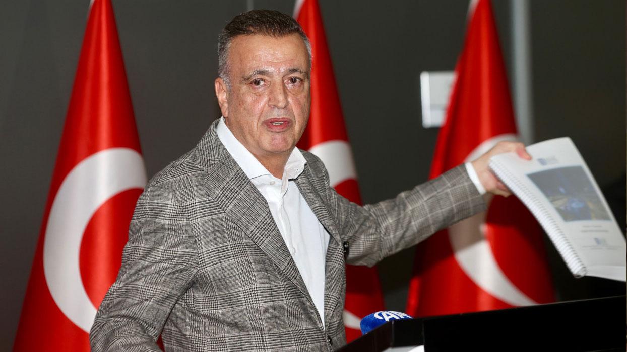 Aday gösterilmeyen Battal İlgezdi intikamını aldı! İYİ Parti'nin afişlerini ilçede yayınladı