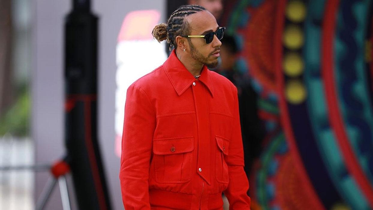 Formula 1 pilotu Lewis Hamilton, 2025 yılında Ferrari takımında yer alacak
