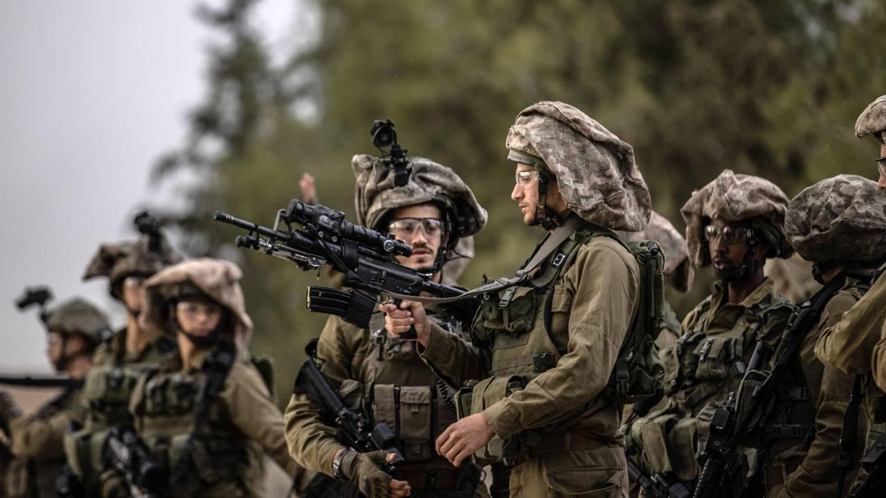 İsrail ordusu, Gazze'den yaralı askerlerini çekmek için 1500'den fazla operasyon düzenlediğini duyurdu