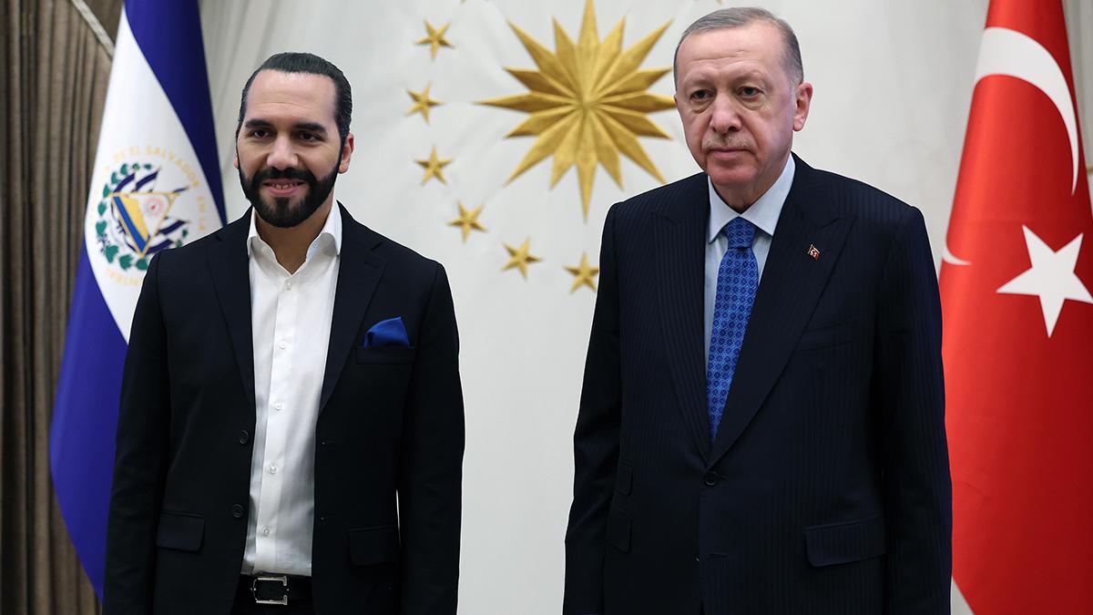 Dünya tarihinde bir rekor: Osmanlı torunu yeniden başkan seçildi!