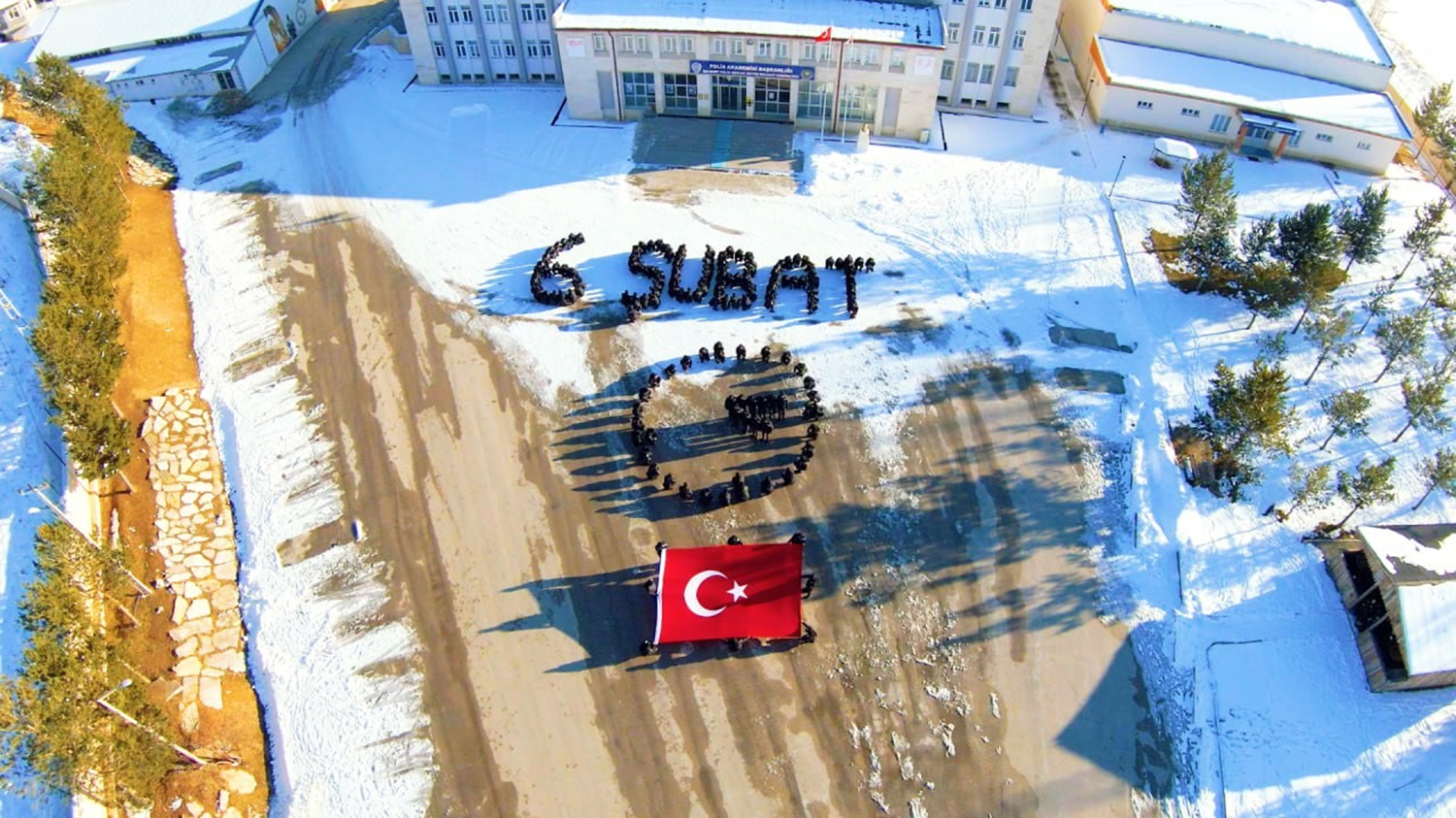 Asrın felaketi için Polis adaylarından duygulandıran kareografi:"Unutmadık, Unutturmayacağız"