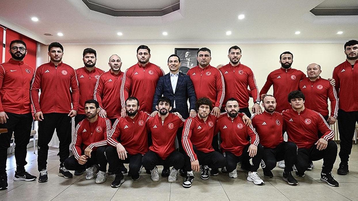 Milli güreşçiler, Avrupa Şampiyonası hazırlıklarını sürdürüyor
